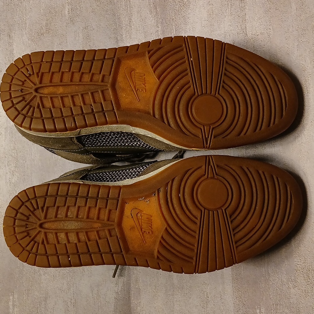 Nike Woman's Olive Green Suede & Mesh Dunk Sky Hidden Wedge High-Top Sneakers 8 - Picture 6 of 7